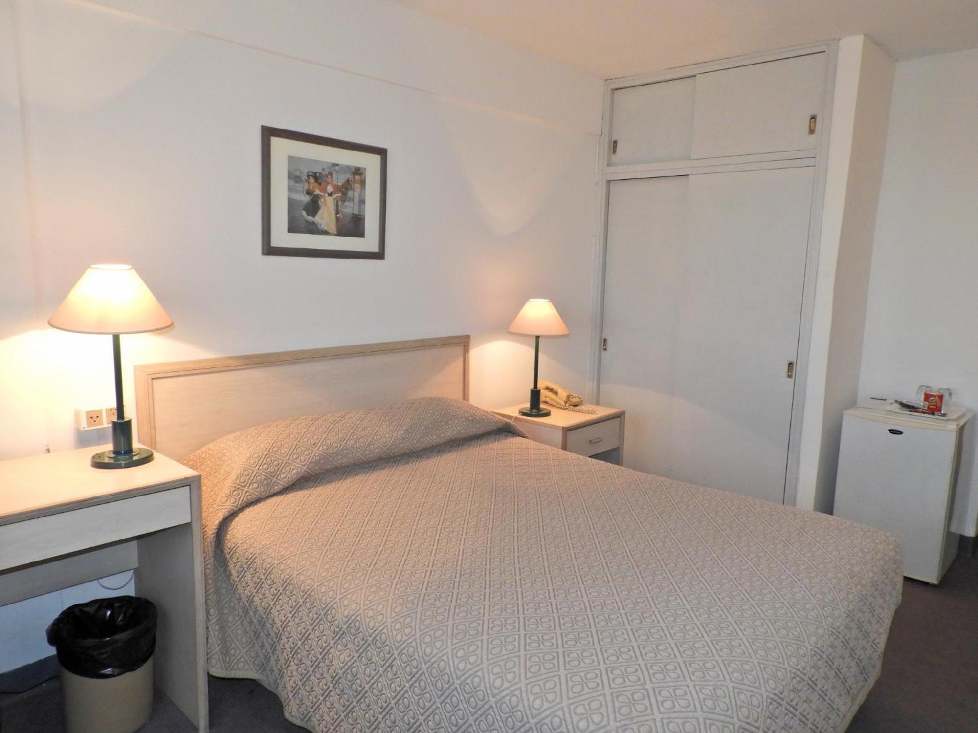 Hotel Tres Cruces Μοντεβιδέο Εξωτερικό φωτογραφία