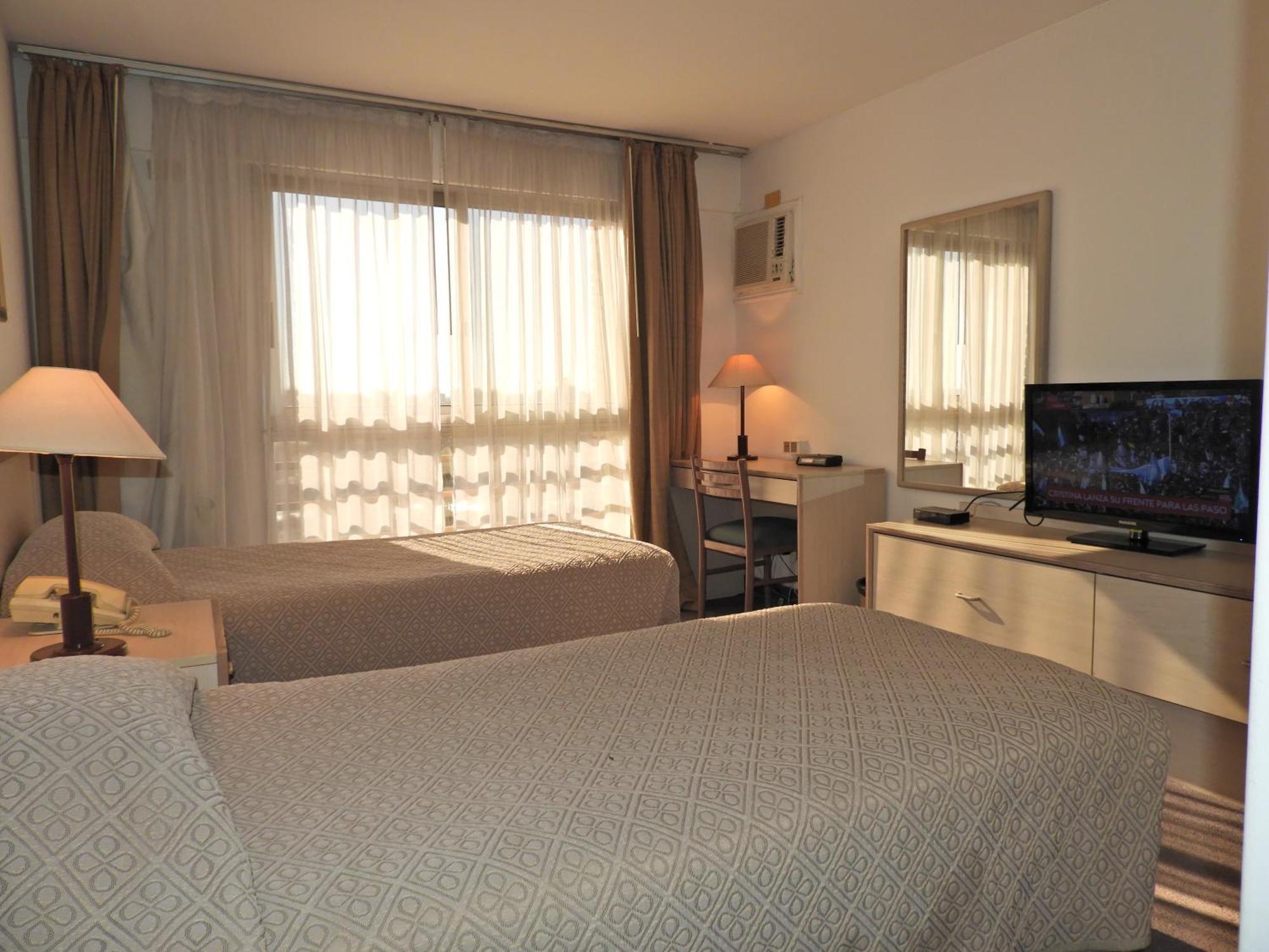 Hotel Tres Cruces Μοντεβιδέο Εξωτερικό φωτογραφία