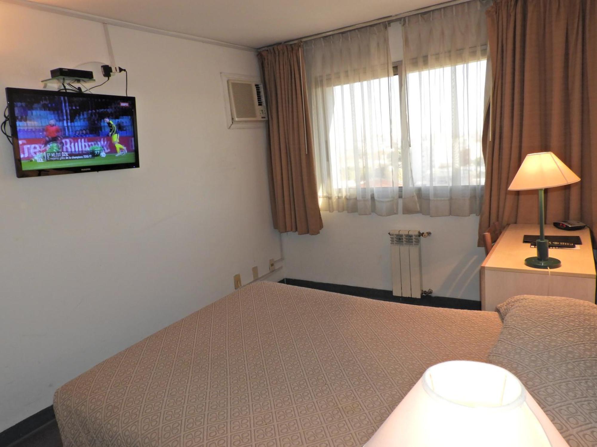 Hotel Tres Cruces Μοντεβιδέο Εξωτερικό φωτογραφία
