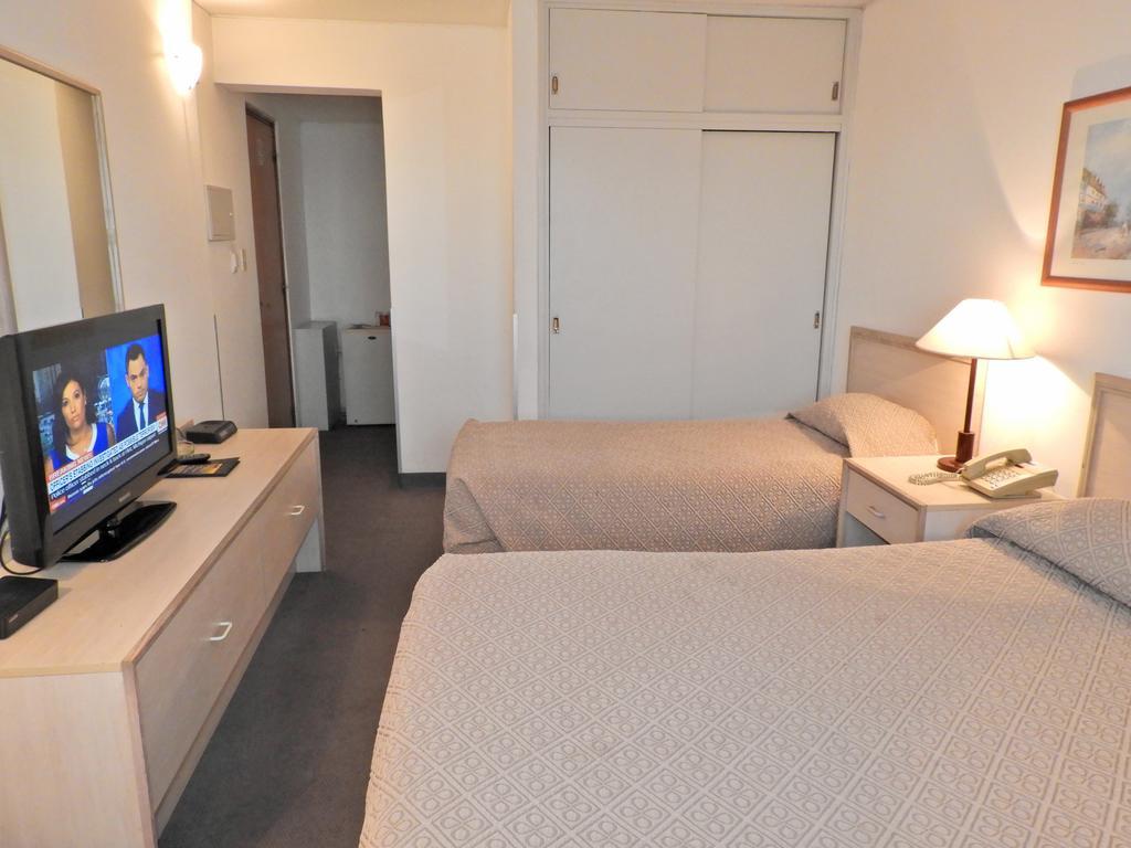 Hotel Tres Cruces Μοντεβιδέο Εξωτερικό φωτογραφία