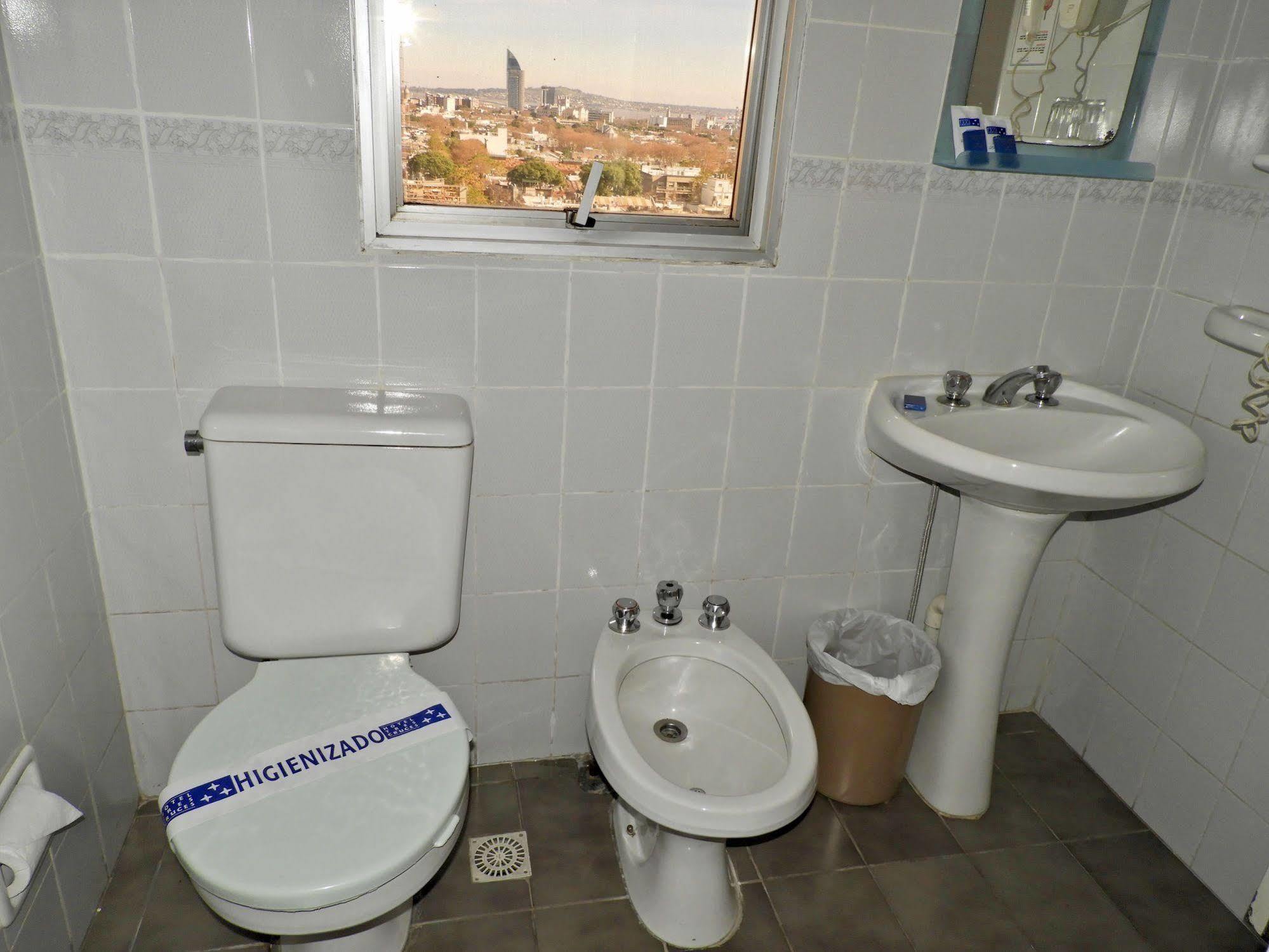 Hotel Tres Cruces Μοντεβιδέο Εξωτερικό φωτογραφία