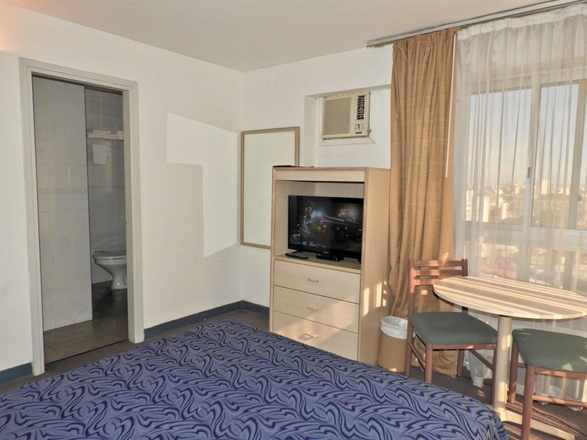 Hotel Tres Cruces Μοντεβιδέο Εξωτερικό φωτογραφία