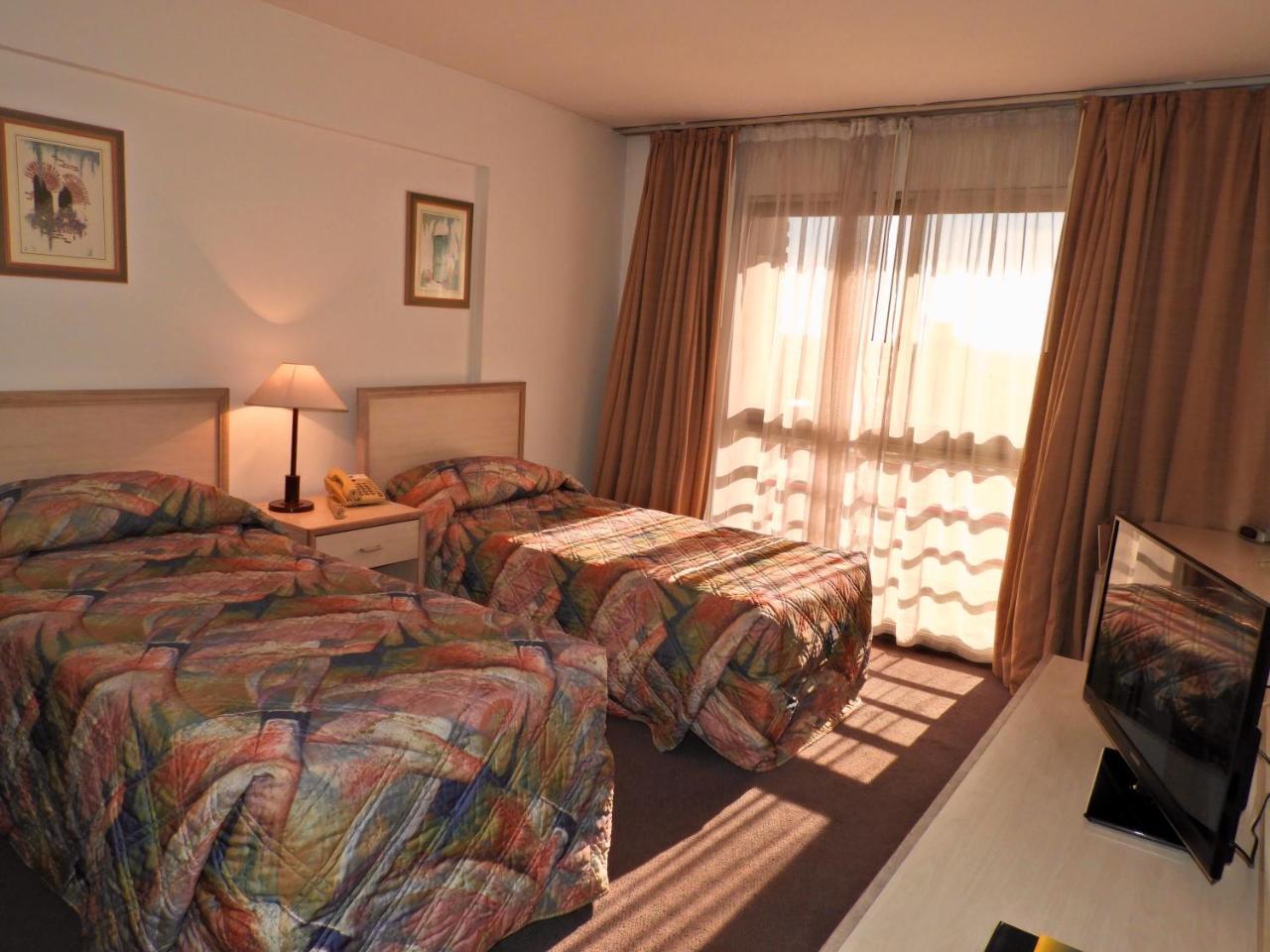 Hotel Tres Cruces Μοντεβιδέο Εξωτερικό φωτογραφία