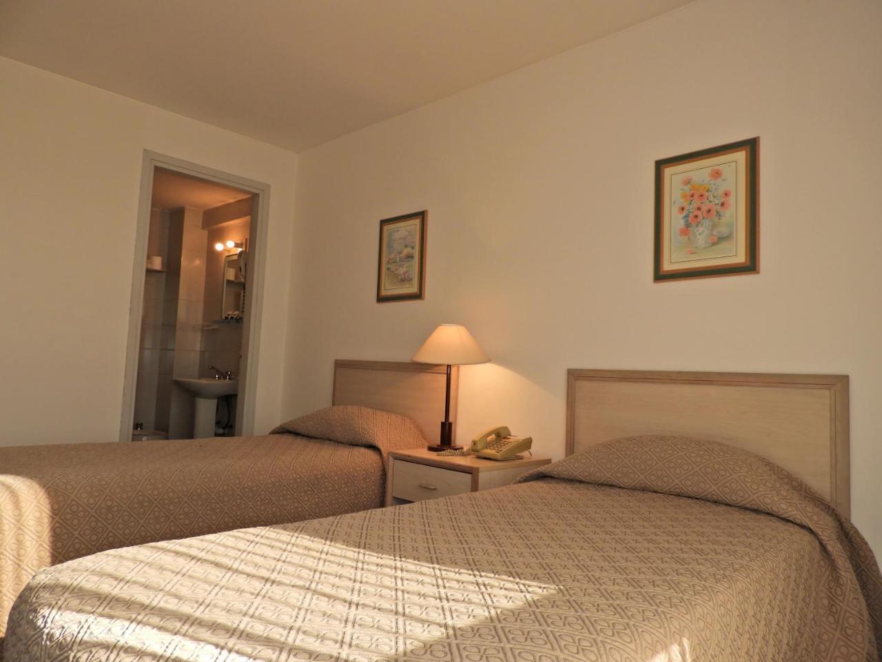 Hotel Tres Cruces Μοντεβιδέο Εξωτερικό φωτογραφία